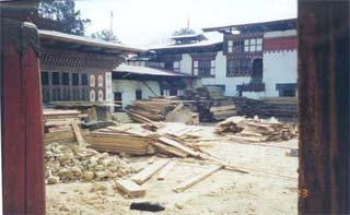 gal/Le_Monastere _Gangtey_Gompa/en_travaux/Travaux 2003/GG13.jpg